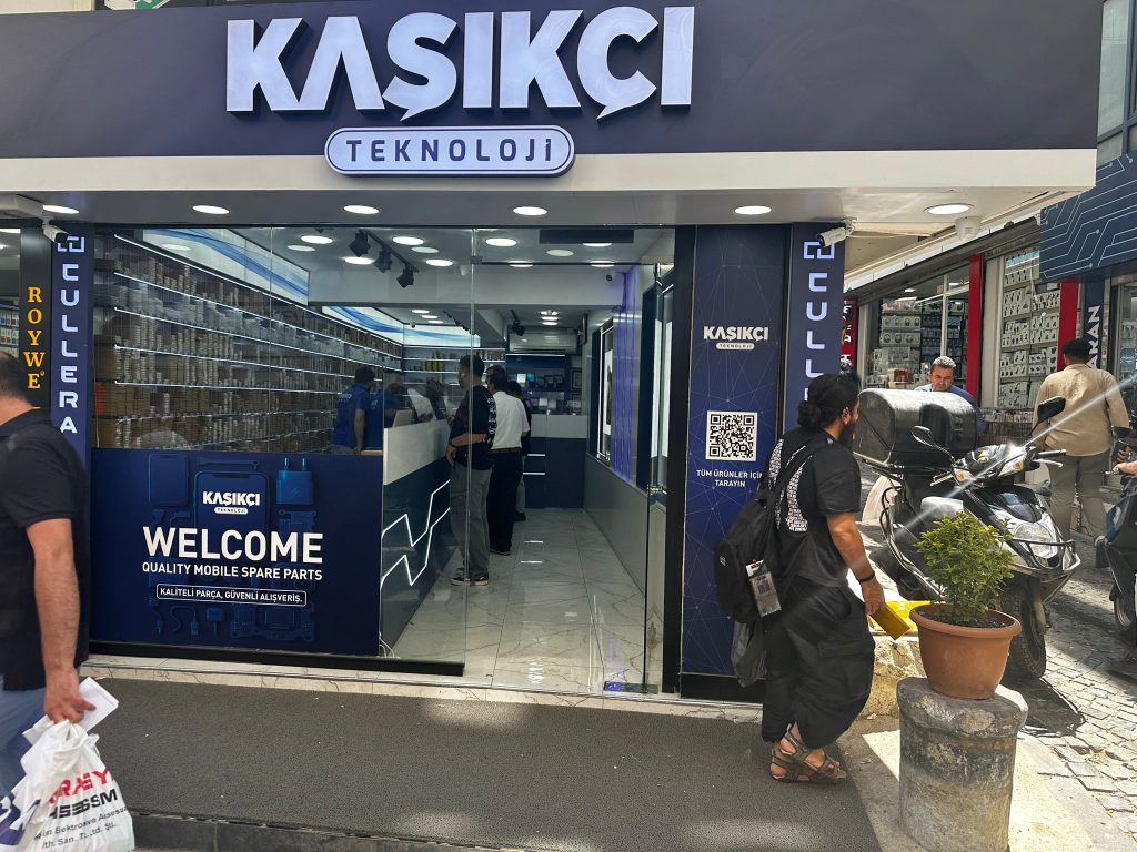 Kapak resmi listeleniyor
